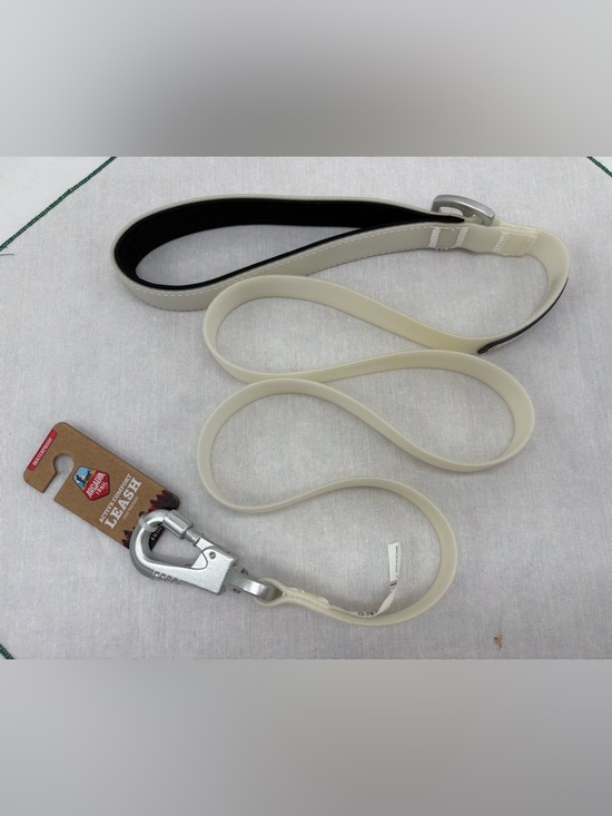 Arcadia Trail Other - Arcadia Trail 4ft Waterproof Active Comfort Dog Leash GLOW IN THE DARK -New